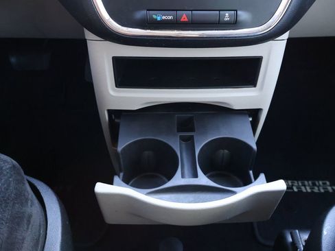 Used 2015 Dodge Grand Caravan American Value Package w/ UConnect Hands-Free Group image 15