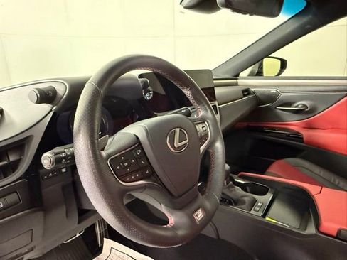 Used 2024 Lexus ES 300h F Sport image 15