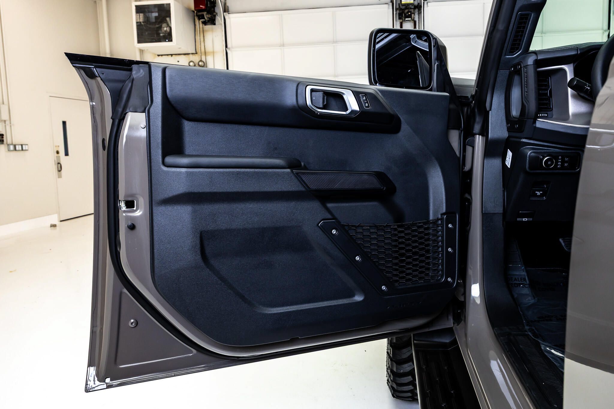 Used 2026 Ford Bronco Outer Banks AWD/4WD image 32