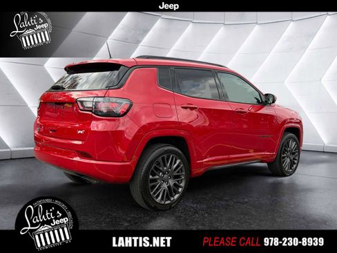 Certified 2022 Jeep Compass Limited w/ (RED) Package image 4