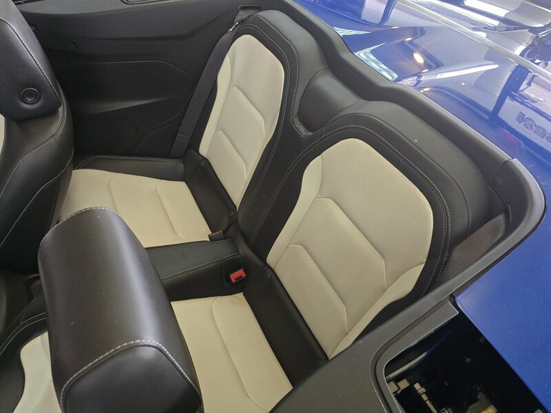 Used 2017 Chevrolet Camaro LT RWD image 11
