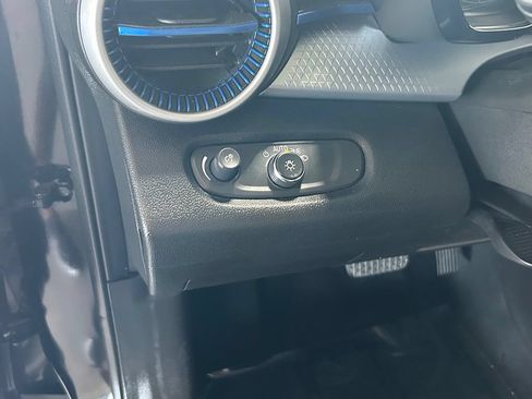 Used 2025 Chevrolet Trax LS FWD image 24