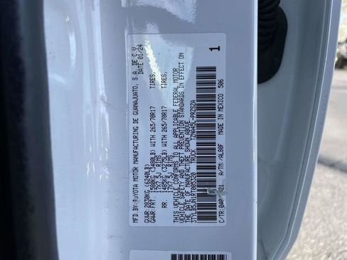 Used 2024 Toyota Tacoma TRD Off-Road AWD/4WD image 32