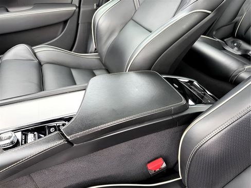 Used 2020 Volvo S90 T6 R-Design image 21