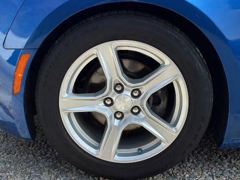 Used 2018 Chevrolet Camaro LT RWD image 30