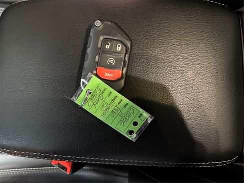 Used 2019 Jeep Wrangler Unlimited Sahara w/ Quick Order Package 24M Moab image 26