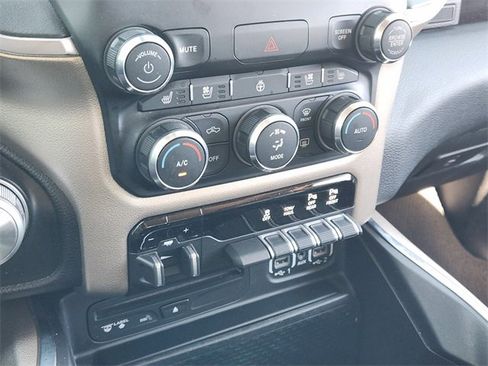 Used 2019 RAM 1500 Laramie image 19