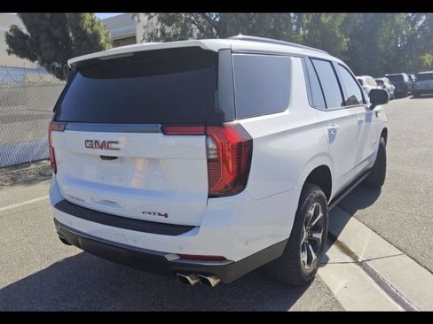 Used 2025 GMC Yukon AT4 w/ AT4 Premium Plus Package AWD/4WD image 8