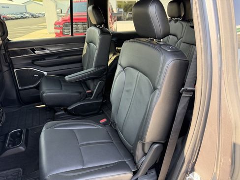 Used 2024 Jeep Wagoneer Series II AWD/4WD image 14