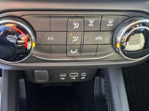 Used 2023 Chevrolet TrailBlazer LS AWD/4WD image 21