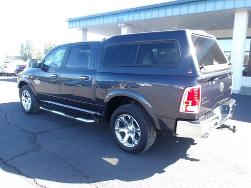 Used 2017 RAM 1500 Laramie w/ Convenience Group AWD/4WD image 3