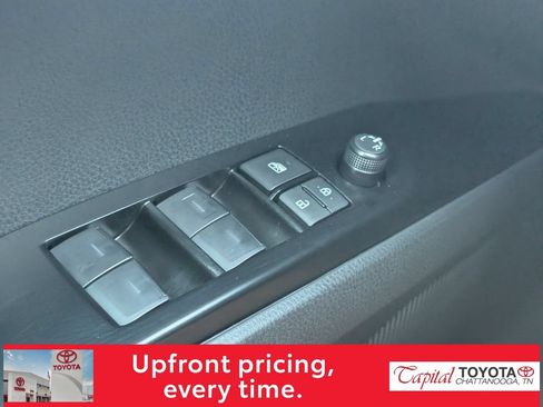 Used 2026 Toyota Camry SE FWD image 13