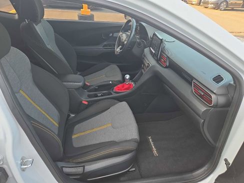 Used 2020 Hyundai Veloster Turbo R-Spec image 28