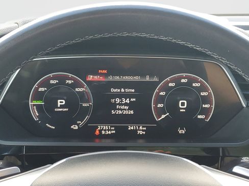 Used 2024 Audi Q8 e-tron Premium Plus w/ Premium Plus Package AWD/4WD image 32