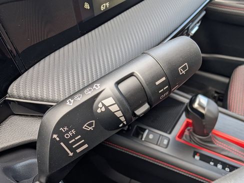 Used 2025 Nissan Kicks SR FWD image 27
