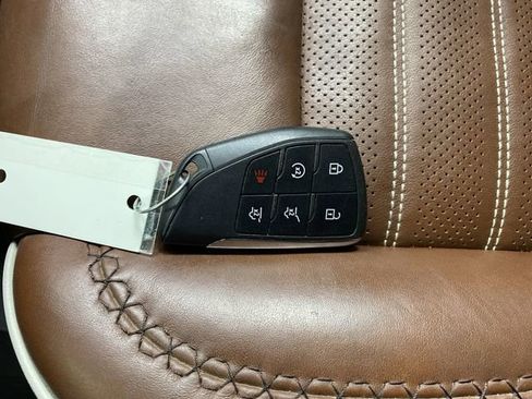 Used 2023 GMC Yukon XL Denali Ultimate image 30