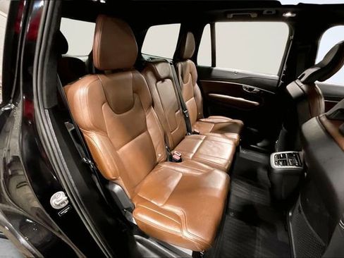 Certified 2023 Volvo XC90 B6 Ultimate w/ Lounge Package image 28