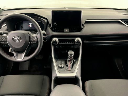 Used 2025 Toyota RAV4 SE image 12