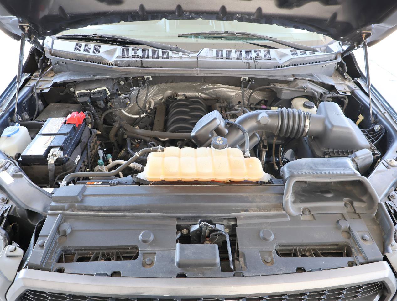 Used 2017 Ford F150 XLT w/ Equipment Group 302A Luxury AWD/4WD image 12