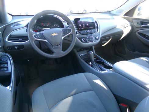 Used 2020 Chevrolet Malibu LT image 25
