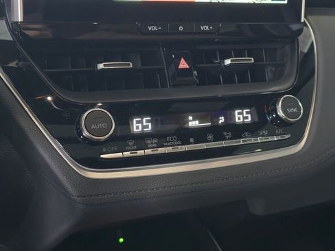 Used 2026 Toyota Corolla Cross XLE w/ Convenience Package image 29