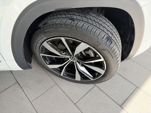 Used 2026 Volkswagen Atlas SEL Premium R-Line AWD/4WD image 15