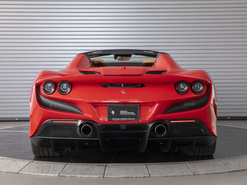 Used 2021 Ferrari F8 Tributo RWD image 4