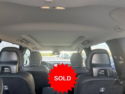 Used 2025 Volvo XC90 T8 Ultra AWD/4WD image 16