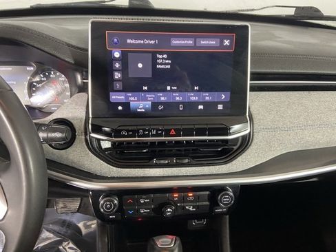 Used 2024 Jeep Compass Latitude image 25