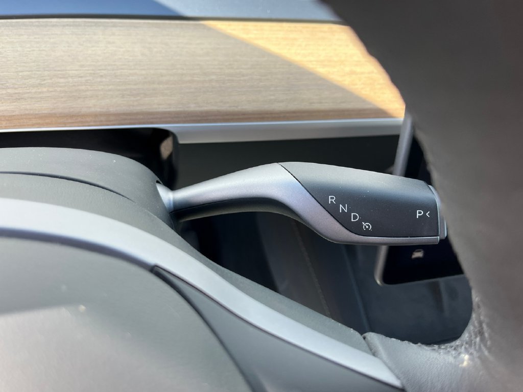 Used 2024 Tesla Model Y Long Range AWD/4WD image 16