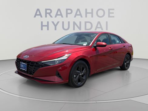 Used 2023 Hyundai Elantra SEL w/ Preferred Accessory Package FWD image 1