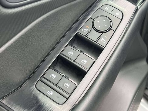 Used 2024 Nissan Rogue S AWD/4WD image 18