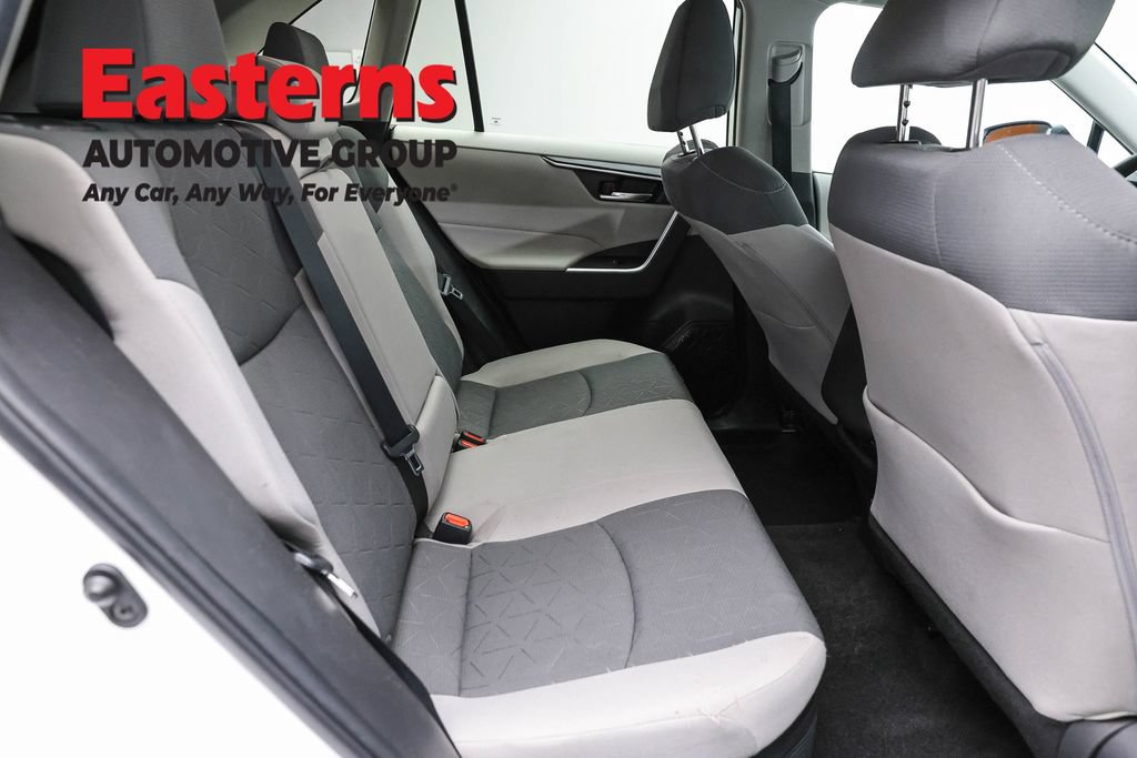 Used 2022 Toyota RAV4 XLE AWD/4WD image 24