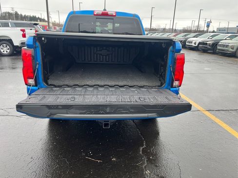 Used 2023 Chevrolet Colorado LT w/ LT Convenience Package III image 11