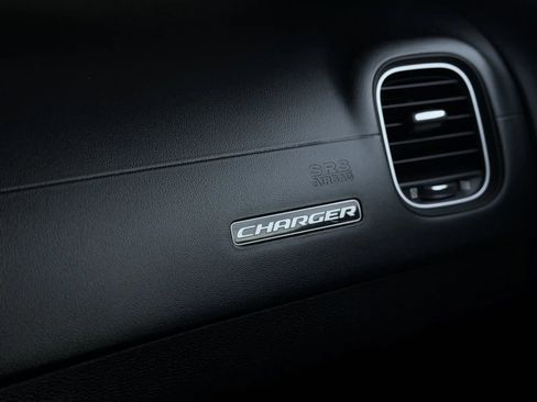 Used 2019 Dodge Charger Scat Pack w/ Plus Group image 40