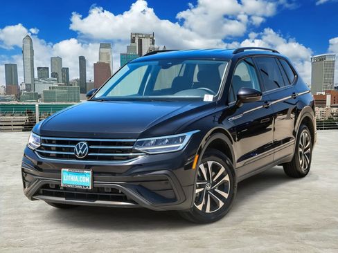 Used 2024 Volkswagen Tiguan S image 1