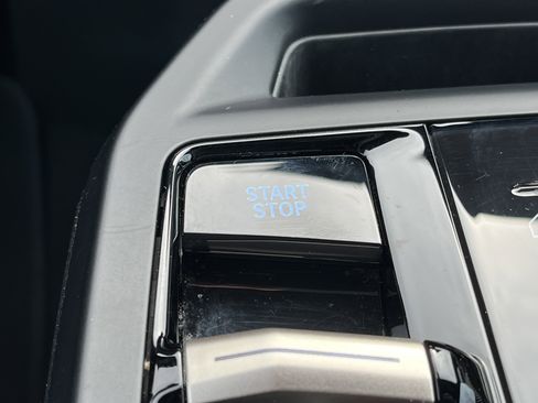 Used 2025 BMW iX xDrive50 image 9