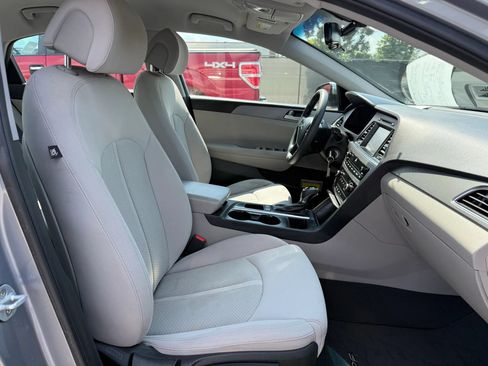 Used 2017 Hyundai Sonata SE FWD image 18