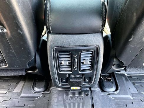 Certified 2018 Jeep Grand Cherokee SRT AWD/4WD image 17