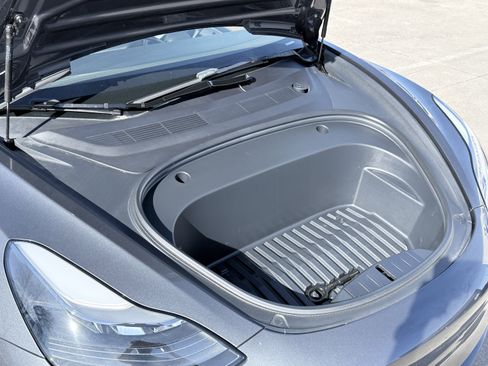 Used 2023 Tesla Model 3 Standard Range image 15