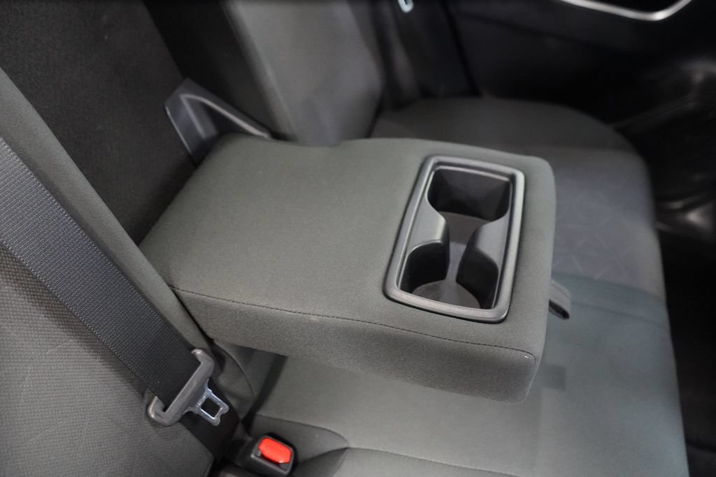 Used 2025 Toyota RAV4 XLE AWD/4WD image 25