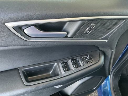 Used 2023 Ford Edge SEL AWD/4WD image 16