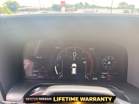 Used 2024 Lexus GX 550 w/ Accessory Package (2T) AWD/4WD image 14