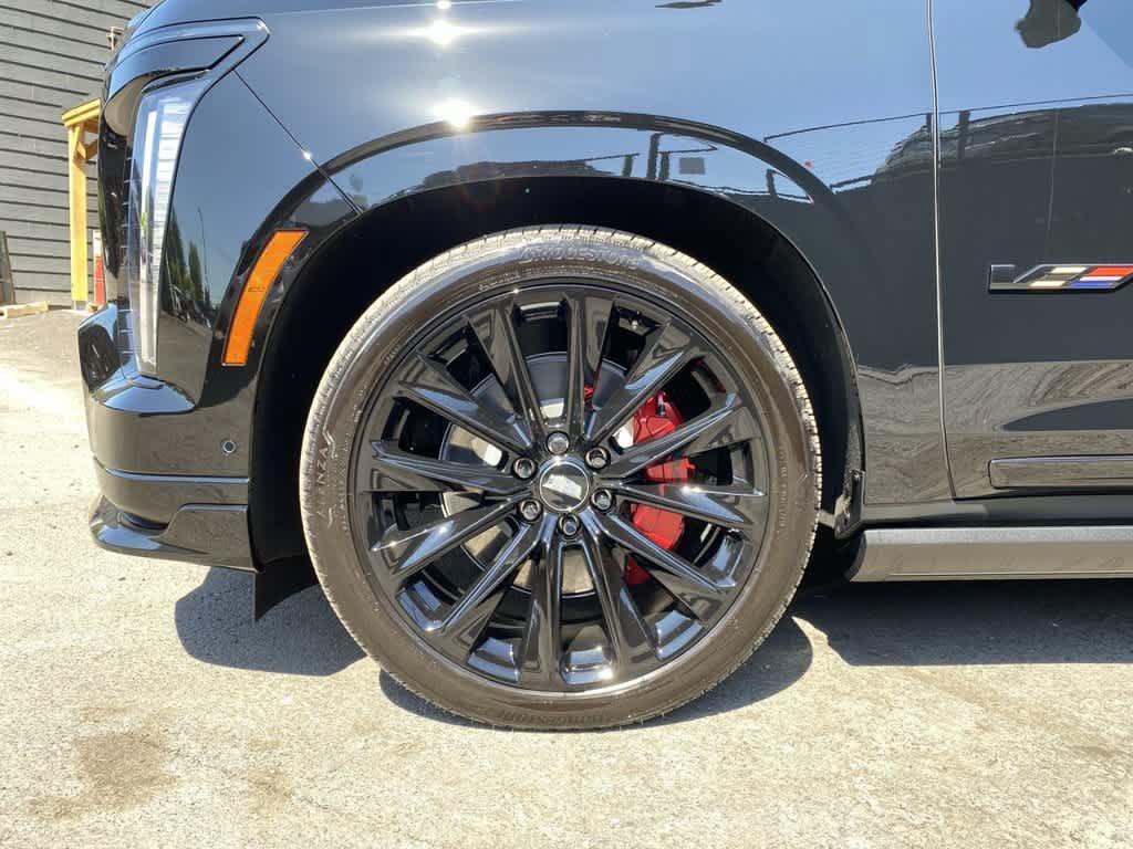 Certified 2026 Cadillac Escalade V w/ LPO, ONYX Package AWD/4WD image 11