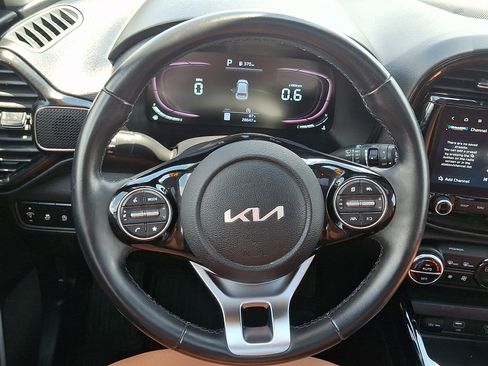 Used 2024 Kia Soul EX w/ Option Group 015 FWD image 13