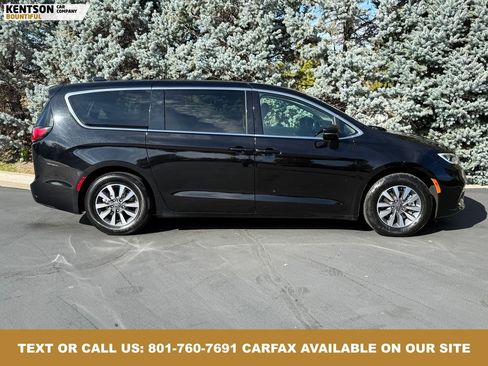 Used 2024 Chrysler Pacifica Select image 10