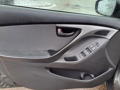 Used 2012 Hyundai Elantra GLS image 11