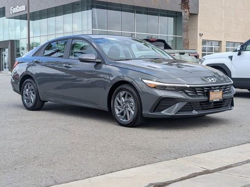 New 2026 Hyundai Elantra Hybrid FWD image 30