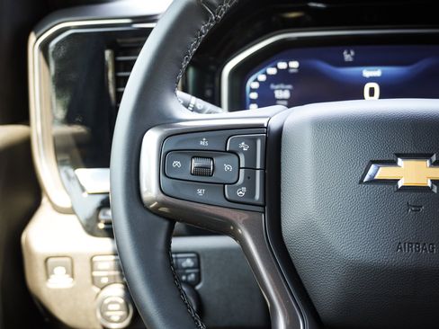 Used 2025 Chevrolet Silverado 2500 High Country w/ High Country Premium Package AWD/4WD image 19