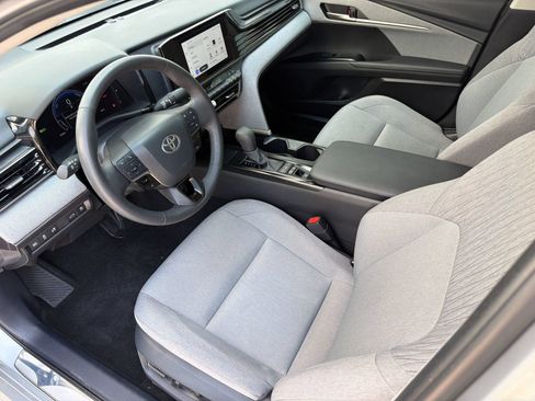 Used 2025 Toyota Camry LE w/ Convenience Package FWD image 28